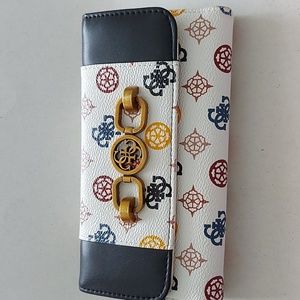 Guess White Muti Noelle Clutch